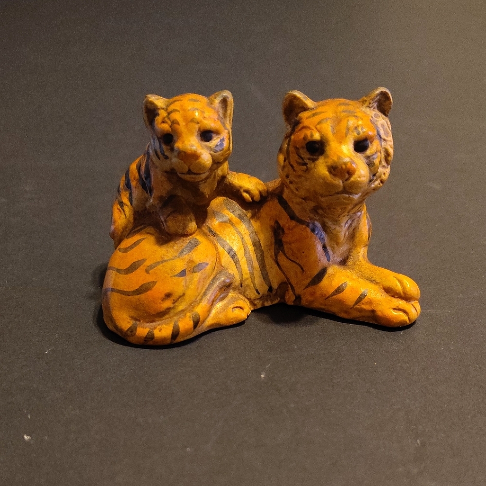 Vintage Japan Mother And Tiger Cub Hand-painted Figurine